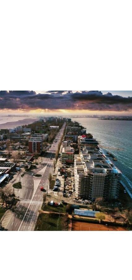 Deluxe Lake View Mamaia Exterior foto