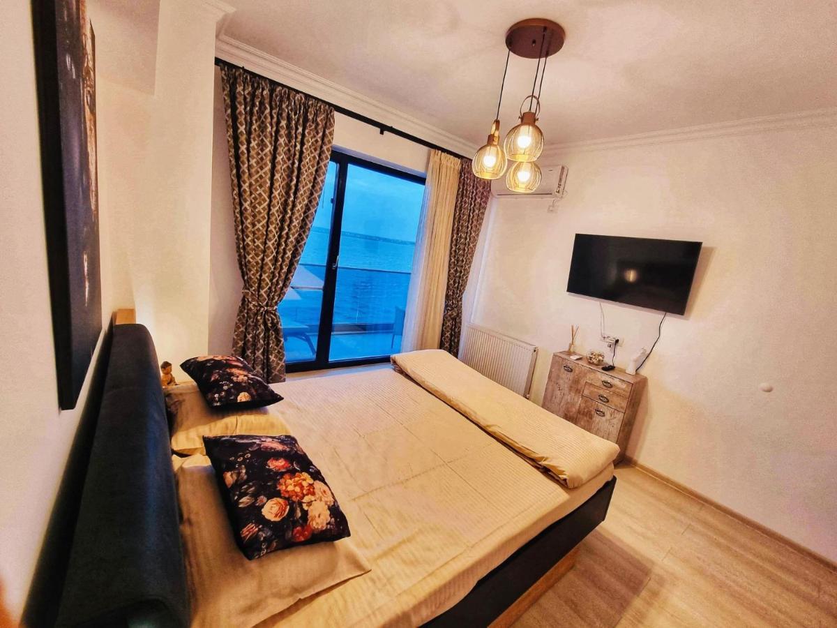 Deluxe Lake View Mamaia Exterior foto